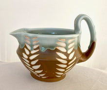 Load image into Gallery viewer, Porcelain Gravy Boat

